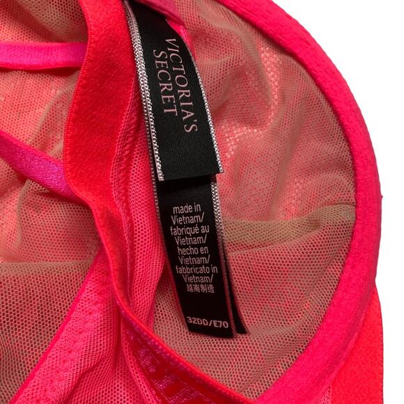 Victoria’s Secret High Neck Underwire Eyelash Lace Bralette Size 32DD - Picture 3 of 3